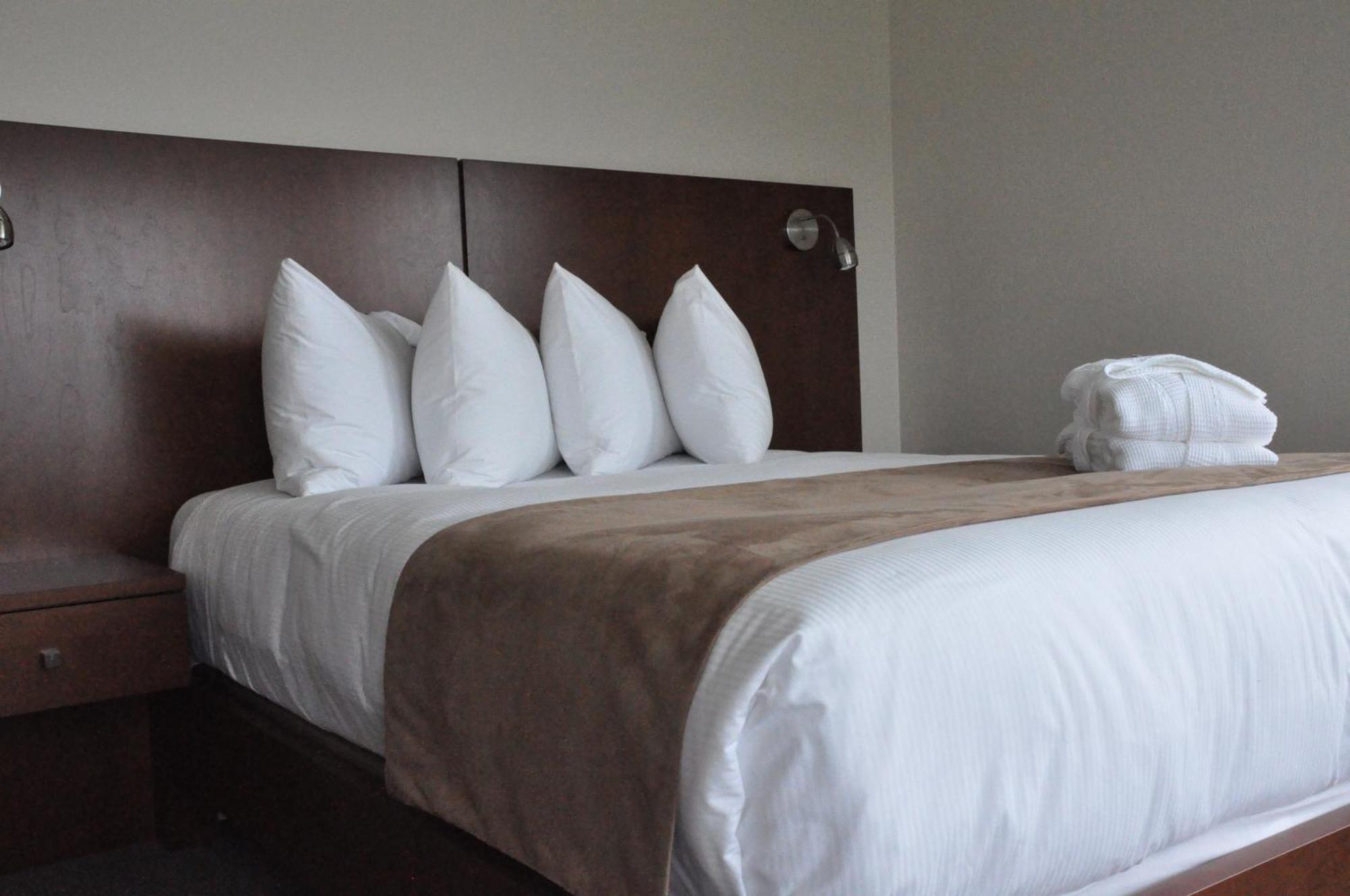 Hotel Les Trois Soeurs Percé Extérieur photo