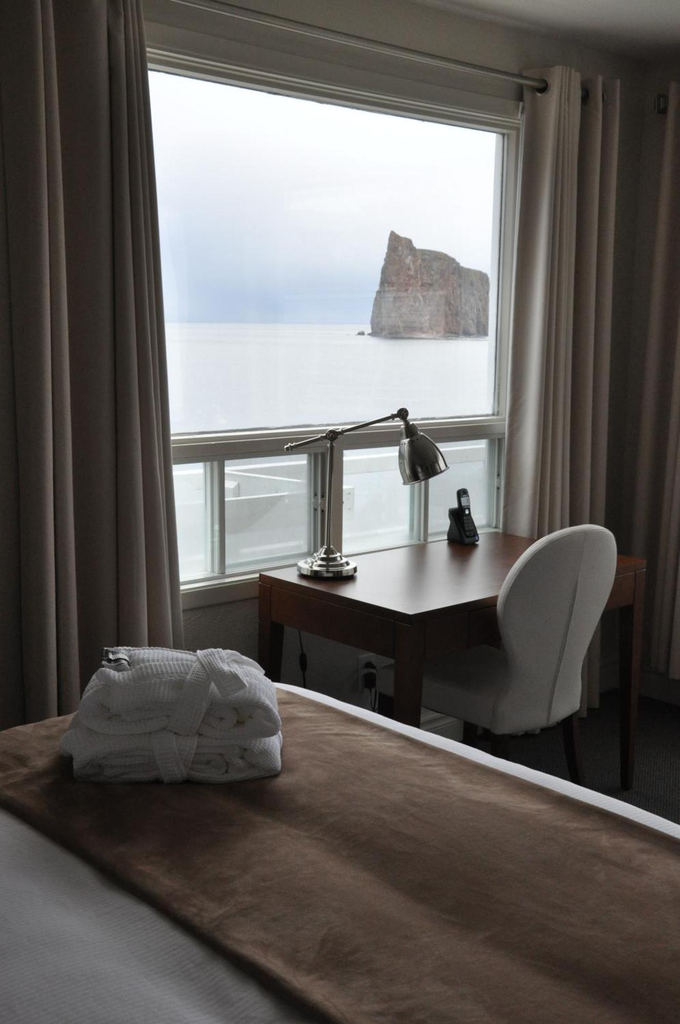 Hotel Les Trois Soeurs Percé Extérieur photo