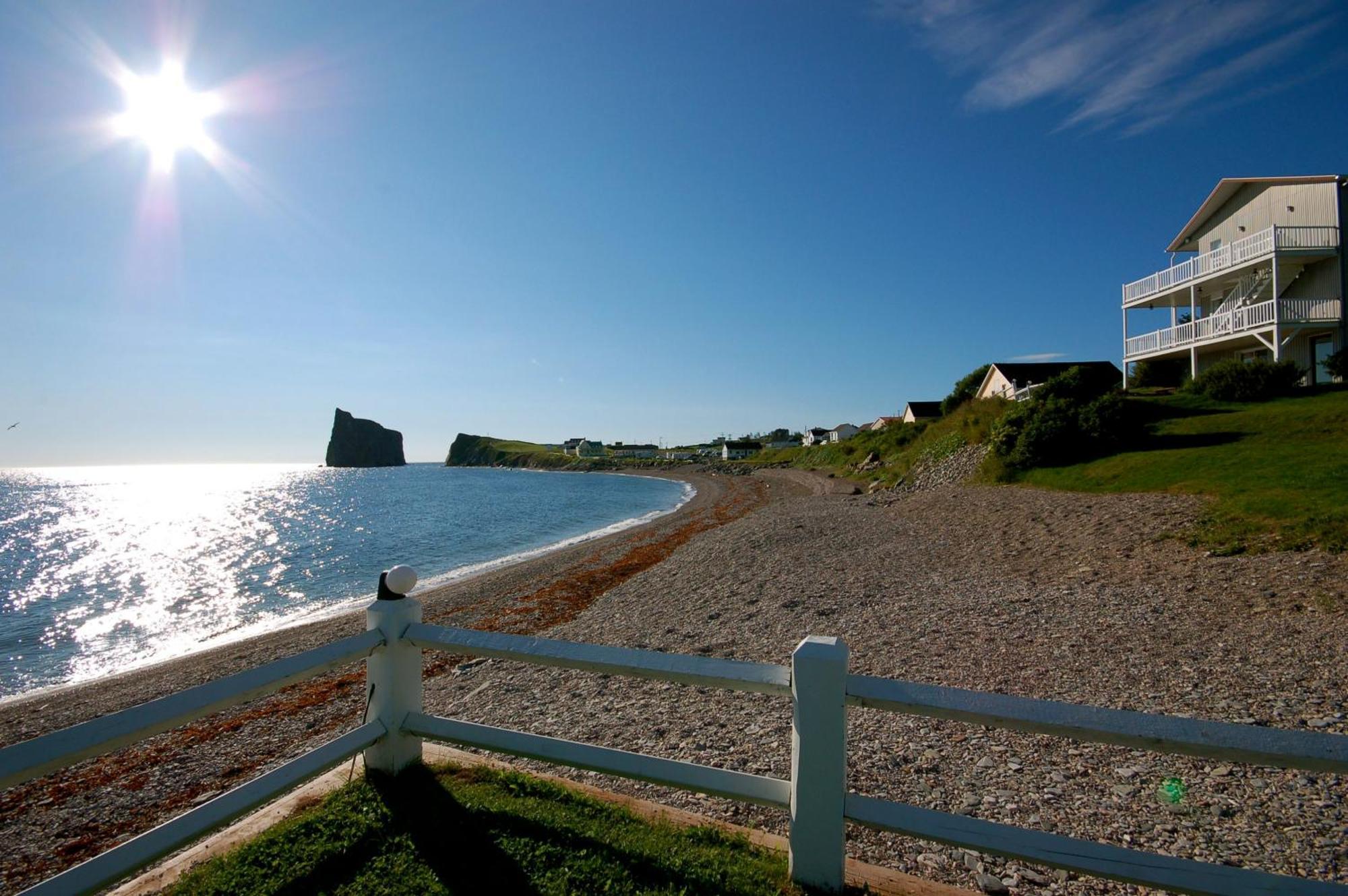 Hotel Les Trois Soeurs Percé Extérieur photo