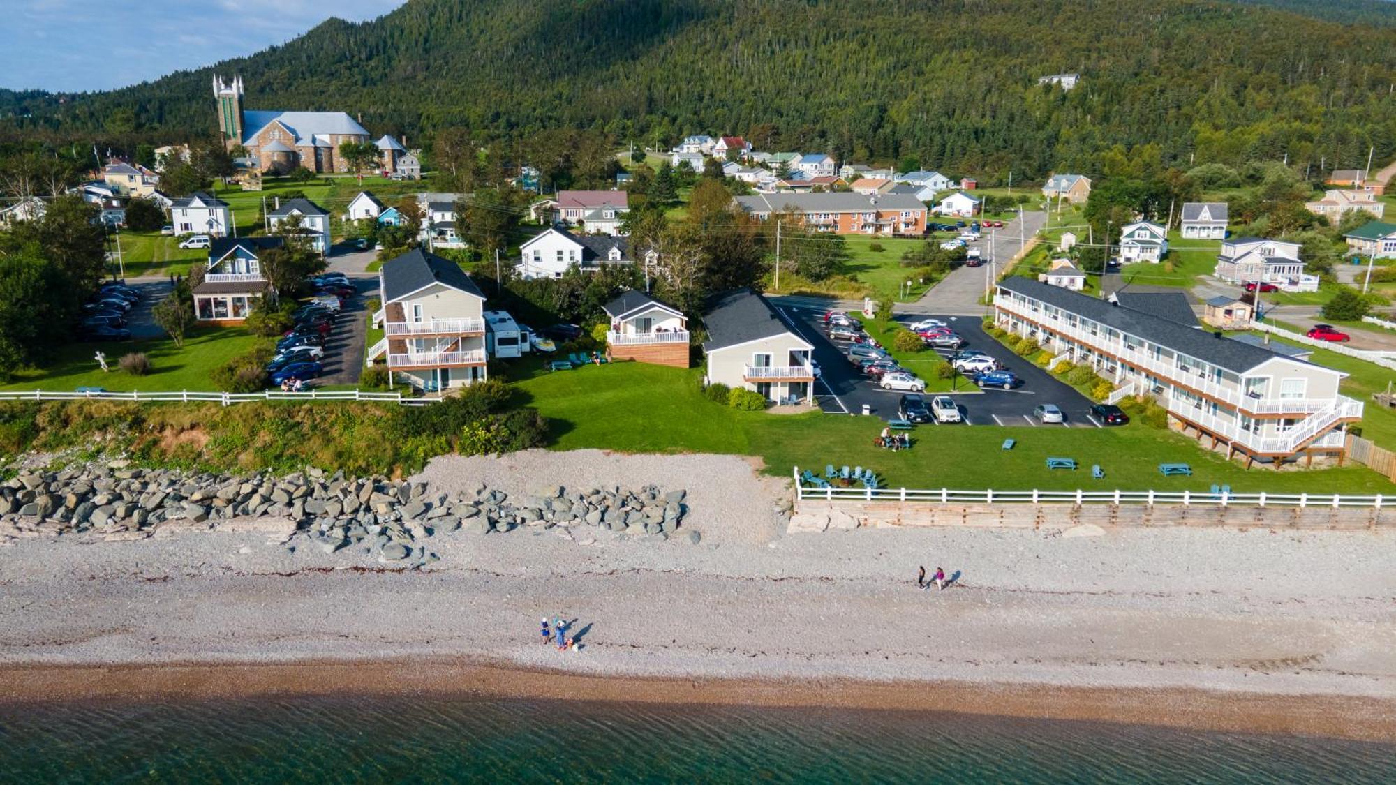 Hotel Les Trois Soeurs Percé Extérieur photo