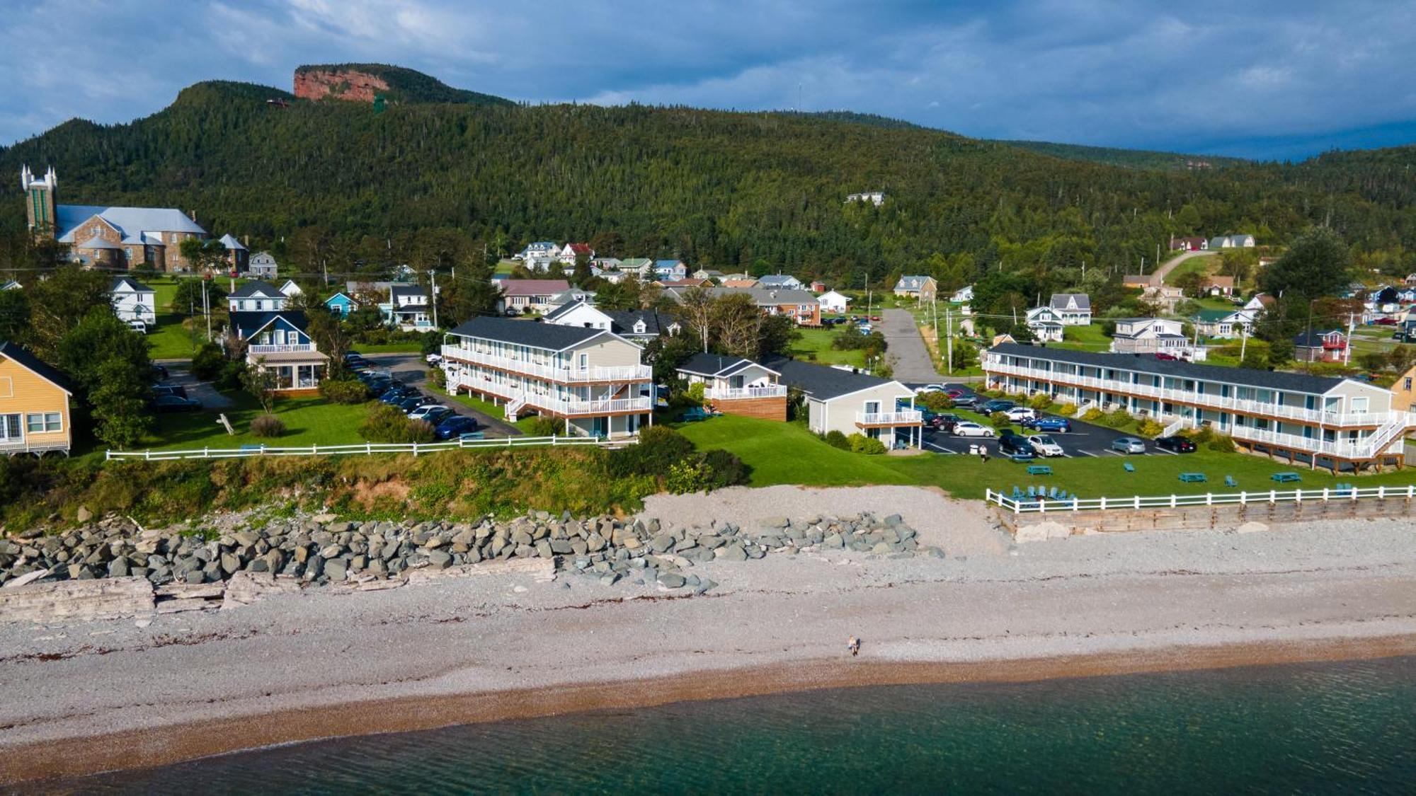 Hotel Les Trois Soeurs Percé Extérieur photo