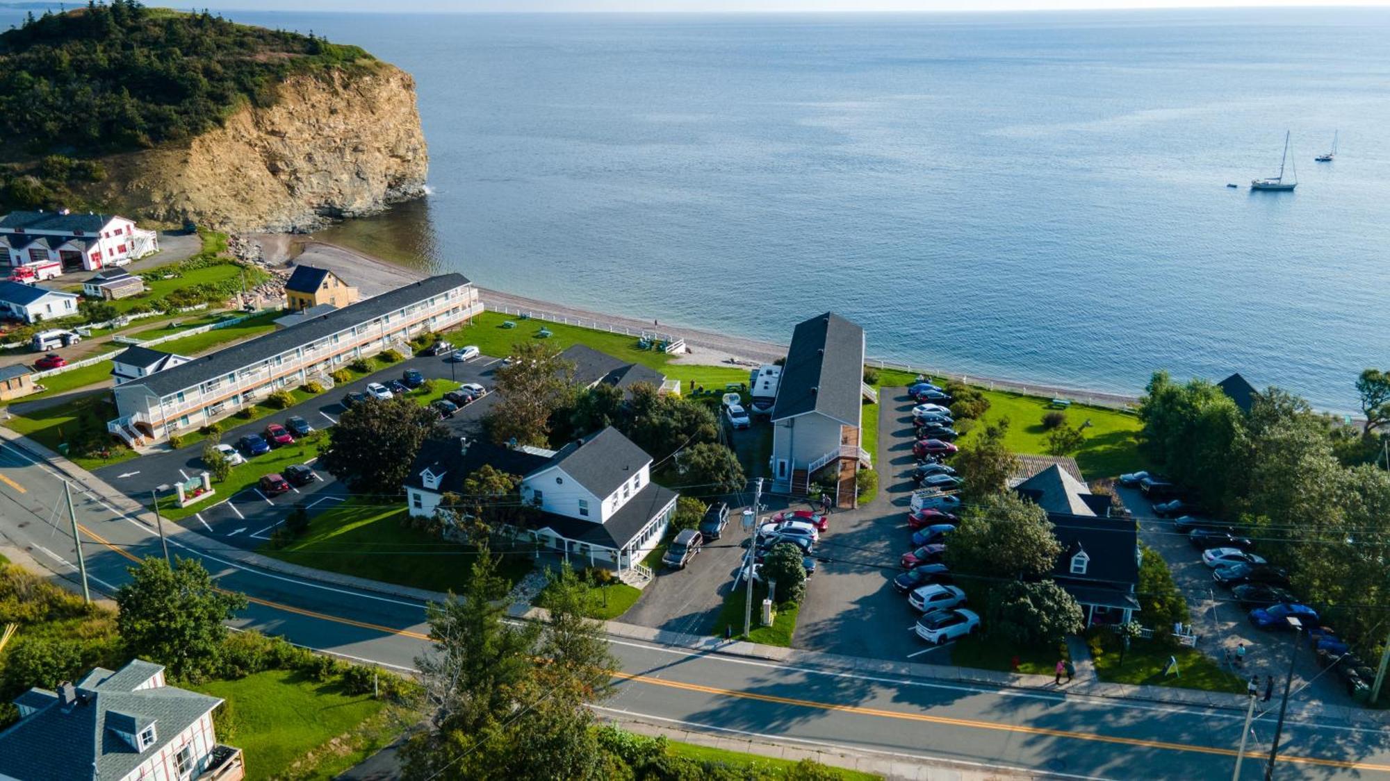 Hotel Les Trois Soeurs Percé Extérieur photo