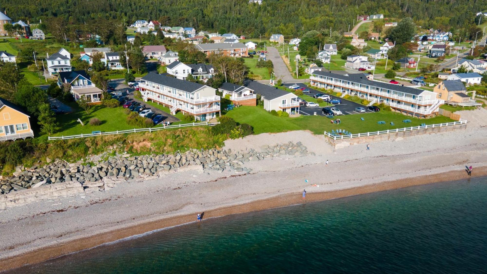 Hotel Les Trois Soeurs Percé Extérieur photo