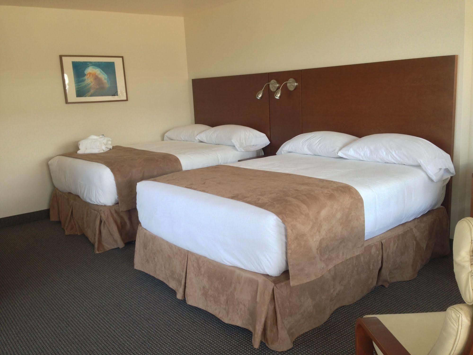 Hotel Les Trois Soeurs Percé Extérieur photo